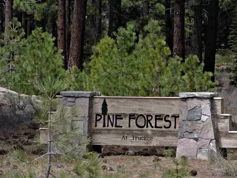 11907 Saddleback Dr, Truckee, CA 96161 photo 3
