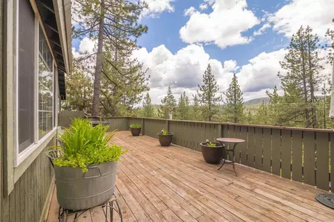 12710 Sierra Dr, Truckee, CA 96161 photo 2