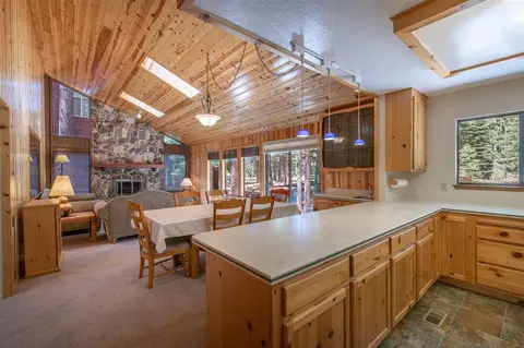 12744 Skiview Loop, Truckee, CA 96161 photo 3