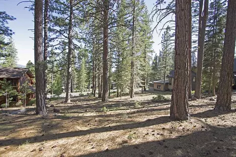 11470 Bottcher Loop, Truckee, CA 96161 photo 8