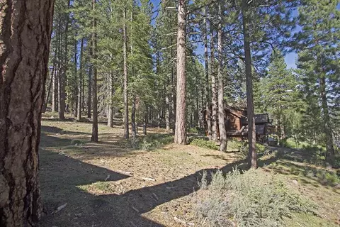 11470 Bottcher Loop, Truckee, CA 96161 photo 4