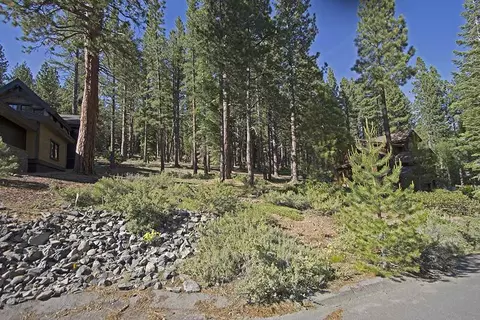 11470 Bottcher Loop, Truckee, CA 96161 photo 5