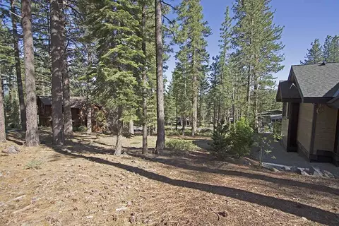 11470 Bottcher Loop, Truckee, CA 96161 photo 3