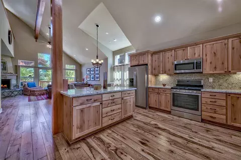 10378 Winter Creek Loop, Truckee, CA 96161 photo 5