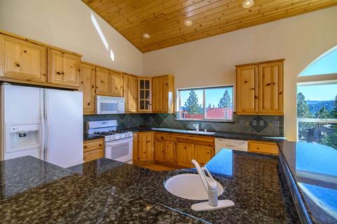 12680 Pinnacle Loop, Truckee, CA 96161 photo 3
