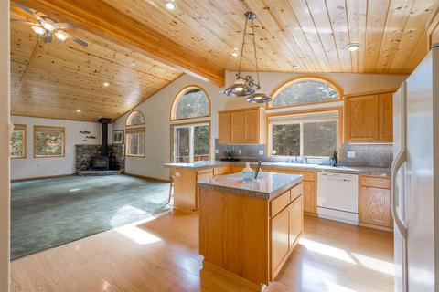 12146 Pine Forest Rd, Truckee, CA 96161 photo 5