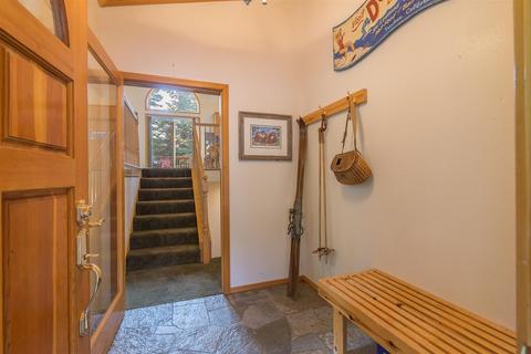 12146 Pine Forest Rd, Truckee, CA 96161 photo 3