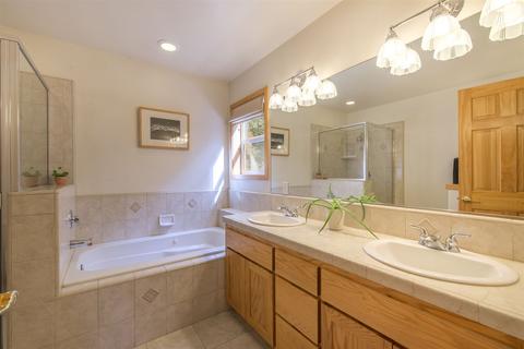 12146 Pine Forest Rd, Truckee, CA 96161 photo 9