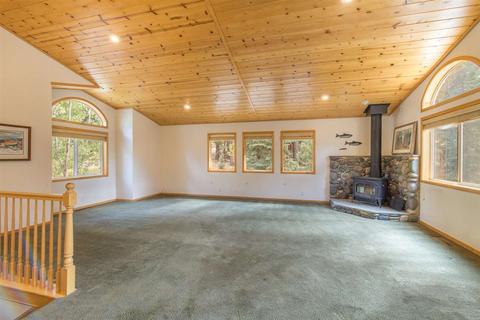 12146 Pine Forest Rd, Truckee, CA 96161 photo 6