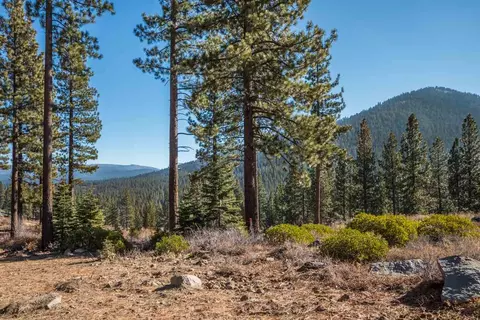 8119 Valhalla Dr, Truckee, CA 96161 photo 5