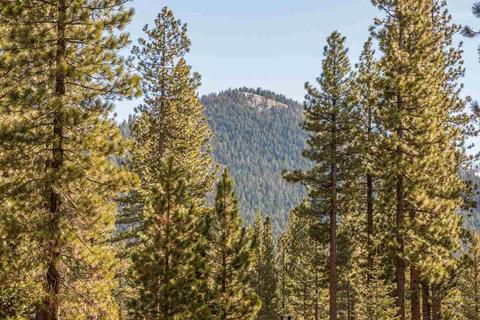 8136 Valhalla Dr, Truckee, CA 96161 photo 2