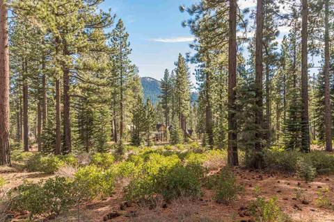 8136 Valhalla Dr, Truckee, CA 96161 photo 3