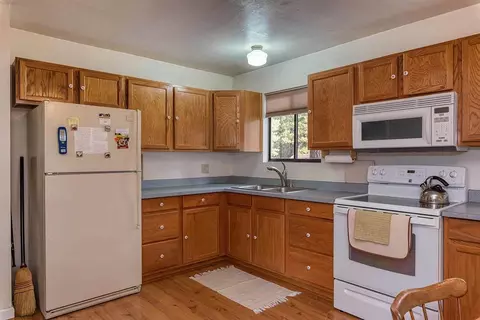 310 Coates Ave, Calpine, CA 96124 photo 4