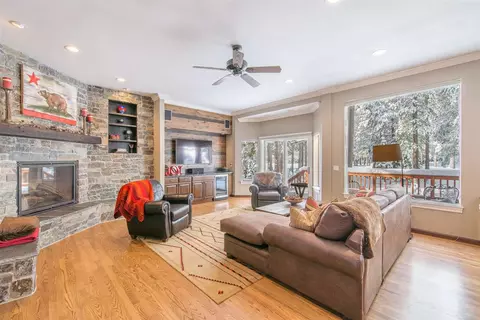 12824 Skiview Loop, Truckee, CA 96161 photo 5