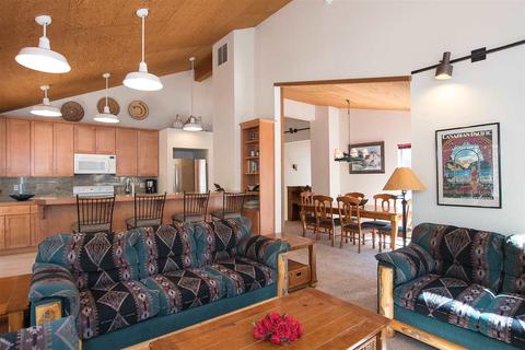 1631 Deer Path, Truckee, CA 96161 photo 2