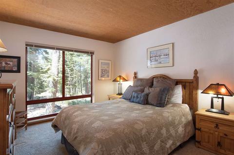 1631 Deer Path, Truckee, CA 96161 photo 9