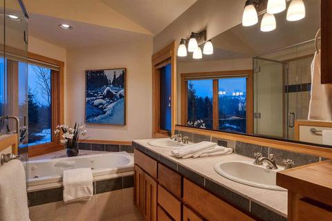 12693 Pinnacle Loop, Truckee, CA 96161 photo 11