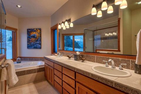 12693 Pinnacle Loop, Truckee, CA 96161 photo 18