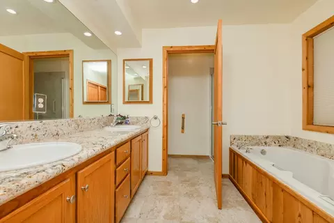 12837 Skiview Loop, Truckee, CA 96161 photo 13