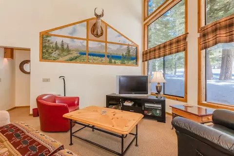 12837 Skiview Loop, Truckee, CA 96161 photo 6