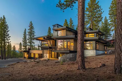 8250 Ehrman Dr, Truckee, CA 96161 photo 2