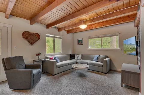 8725 River Rd, Truckee, CA 96161 photo 7