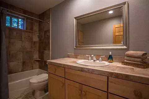 12600 Bernese Ln, Truckee, CA 96161 photo 17