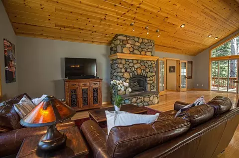 12600 Bernese Ln, Truckee, CA 96161 photo 5