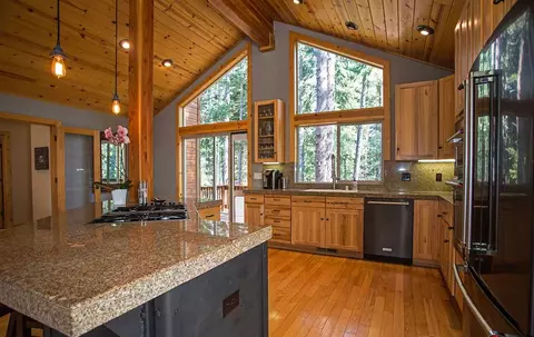 12600 Bernese Ln, Truckee, CA 96161 photo 6