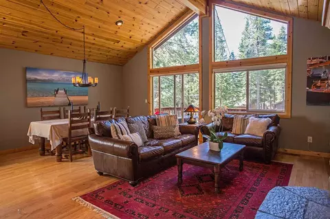 12600 Bernese Ln, Truckee, CA 96161 photo 3