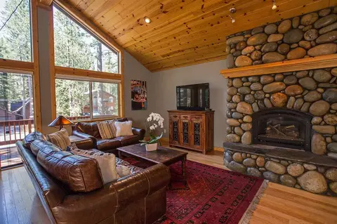 12600 Bernese Ln, Truckee, CA 96161 photo 4