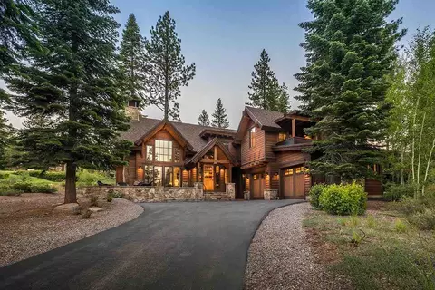 8730 Breakers Ct, Truckee, CA 96161 photo 2
