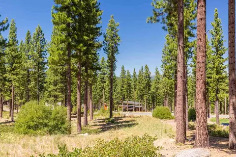 8149 Fallen Leaf Way, Truckee, CA 96161 photo 4