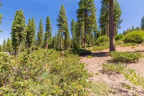 8149 Fallen Leaf Way, Truckee, CA 96161 photo 5
