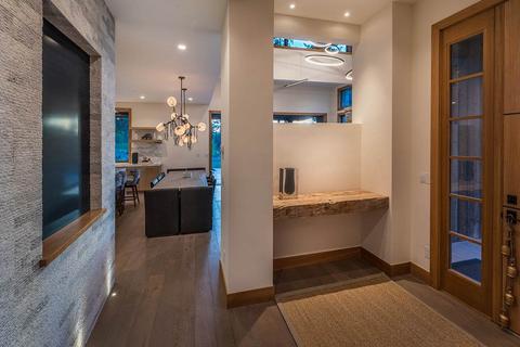 8238 Ehrman Dr, Truckee, CA 96161 photo 9