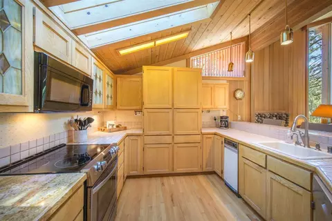 103 Basque, Truckee, CA 96161 photo 5