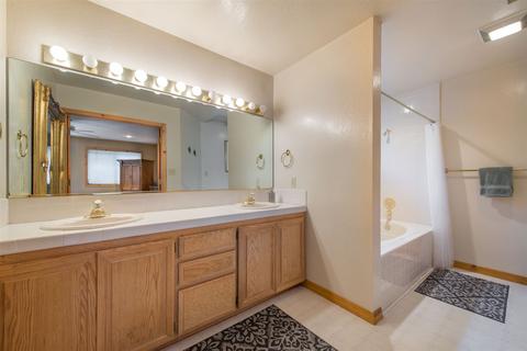 10335 Thomas Dr, Truckee, CA 96161 photo 3