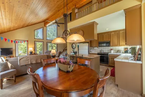 13058 Pinnacle Loop, Truckee, CA 96161 photo 6