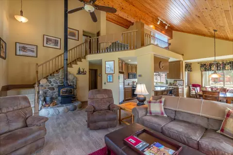 13058 Pinnacle Loop, Truckee, CA 96161 photo 4