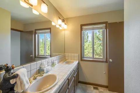 13058 Pinnacle Loop, Truckee, CA 96161 photo 18