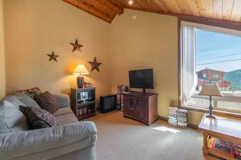 13058 Pinnacle Loop, Truckee, CA 96161 photo 13