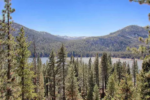 15425 Cedar Point Dr, Truckee, CA 96161 photo 5
