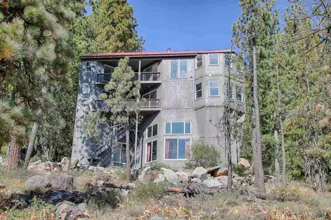 15425 Cedar Point Dr, Truckee, CA 96161 photo 1