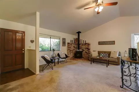 185 Celesta Dr, Grass Valley, CA 95945 photo 3