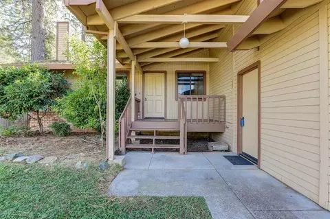 185 Celesta Dr, Grass Valley, CA 95945 photo 2