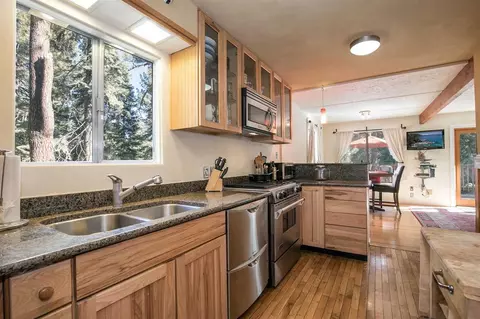 11275 Beacon Rd, Truckee, CA 96161 photo 4