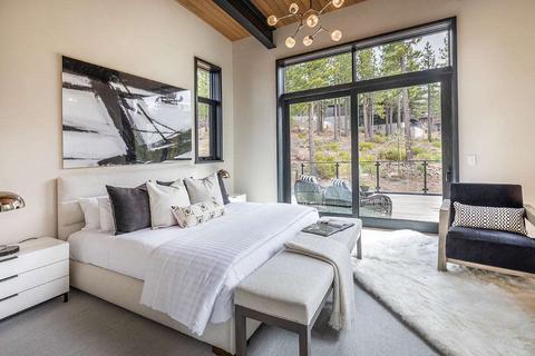 8286 Ehrman Dr, Truckee, CA 96161 photo 18