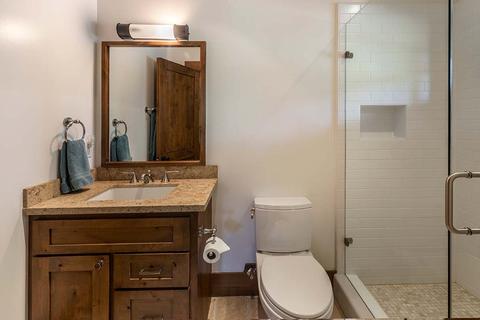 10427 Thunderbird Ct, Truckee, CA 96161 photo 12
