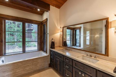 10427 Thunderbird Ct, Truckee, CA 96161 photo 10