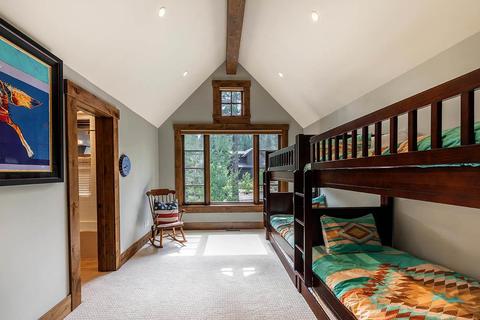 10427 Thunderbird Ct, Truckee, CA 96161 photo 14